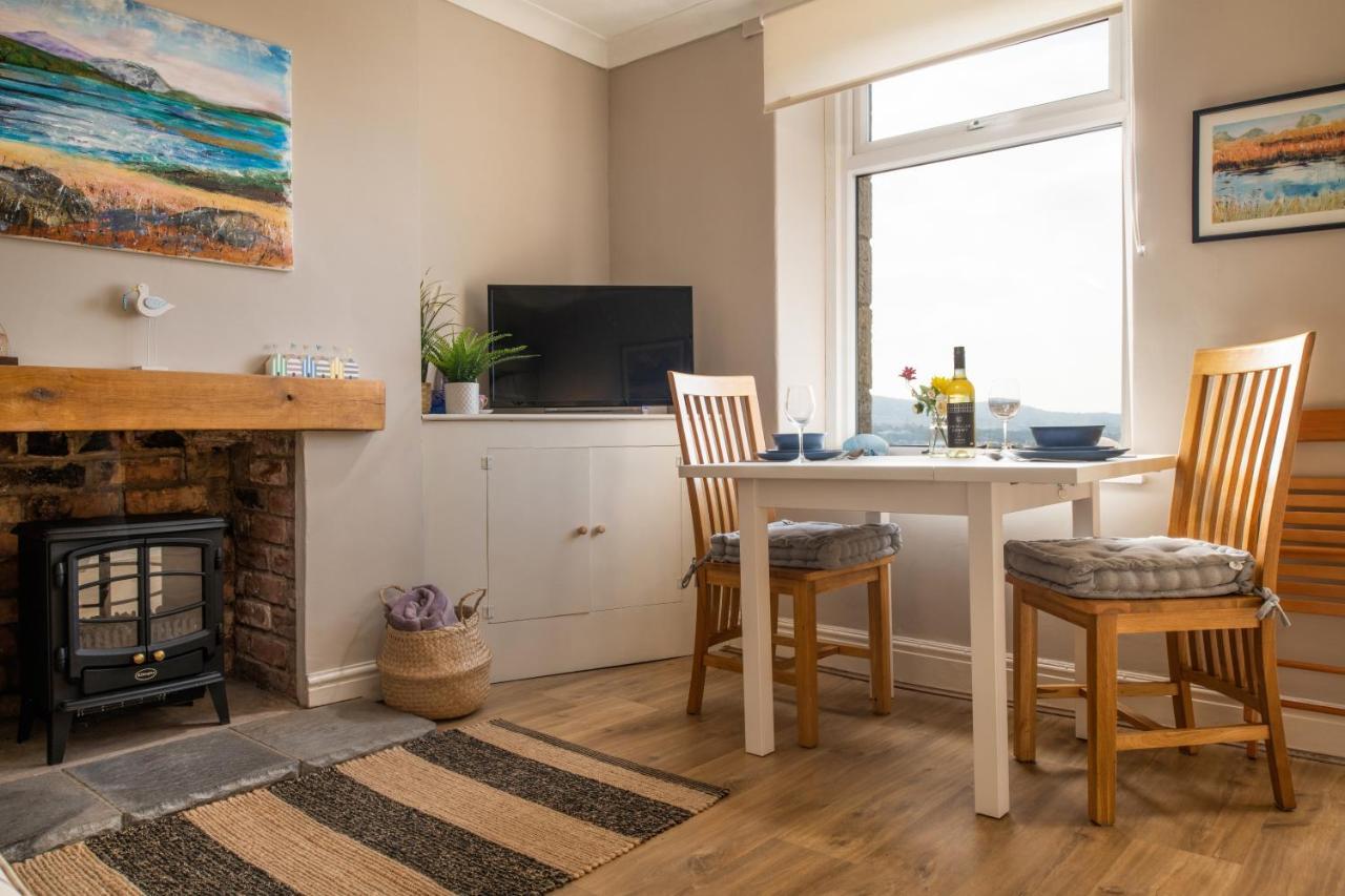Windy Ridge Terrace With Beautiful Sea Views, North Wales Coast Villa Old Colwyn Exterior photo
