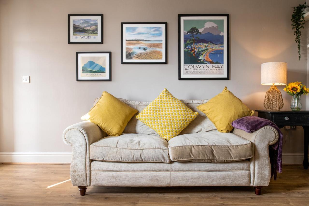 Windy Ridge Terrace With Beautiful Sea Views, North Wales Coast Villa Old Colwyn Exterior photo